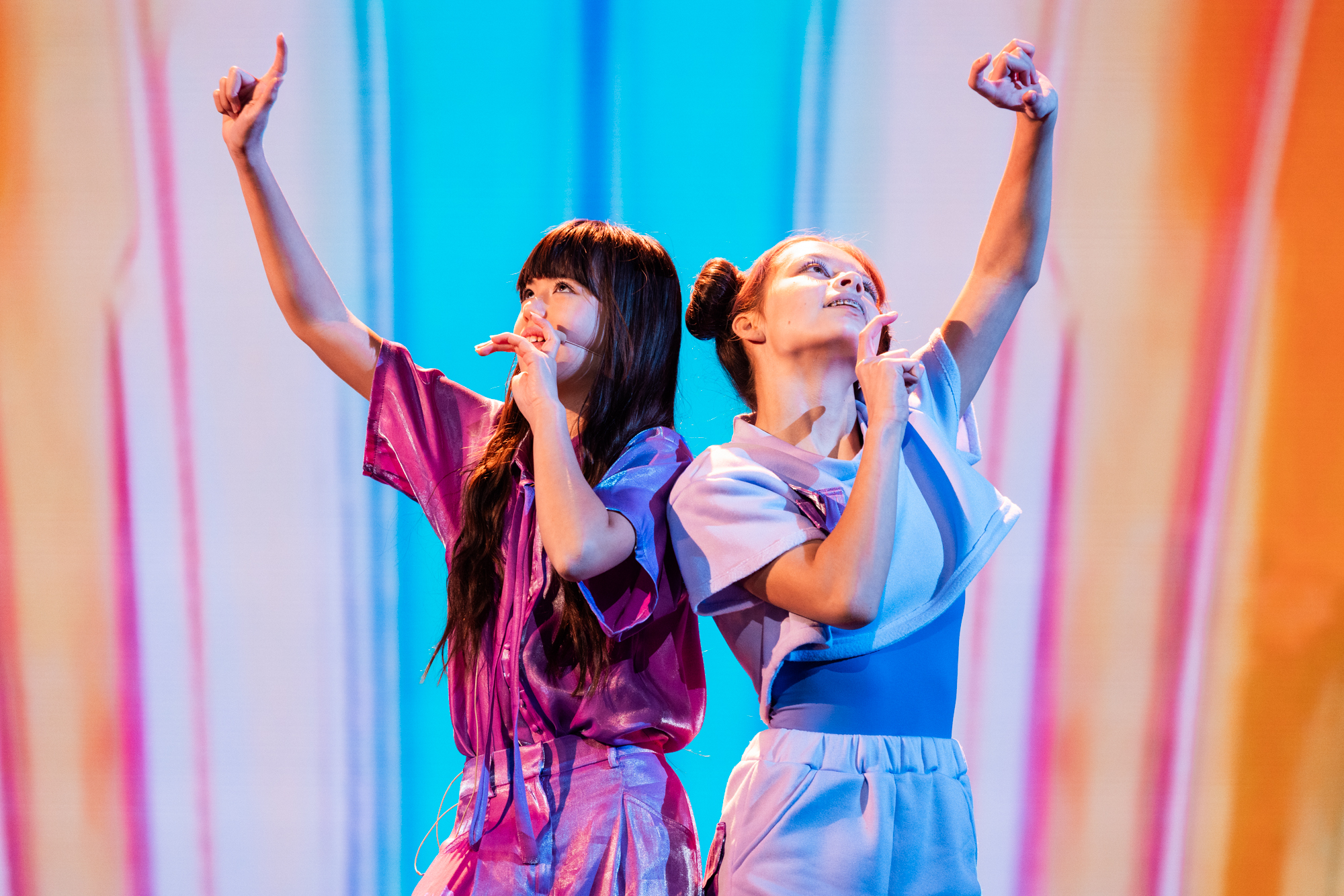 🇩🇪 Germany / FIA will perform Ohne Worte at Junior Eurovision 2023; these photos are from their First Rehearsal in Palais Nikaïa, Nice.