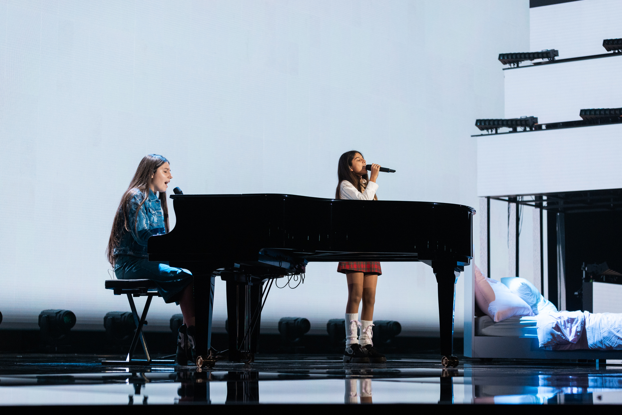 🇮🇹 Italy / Melissa & Ranya will perform Un Mondo Giusto at Junior Eurovision 2023; these photos are from their First Rehearsal in Palais Nikaïa, Nice.