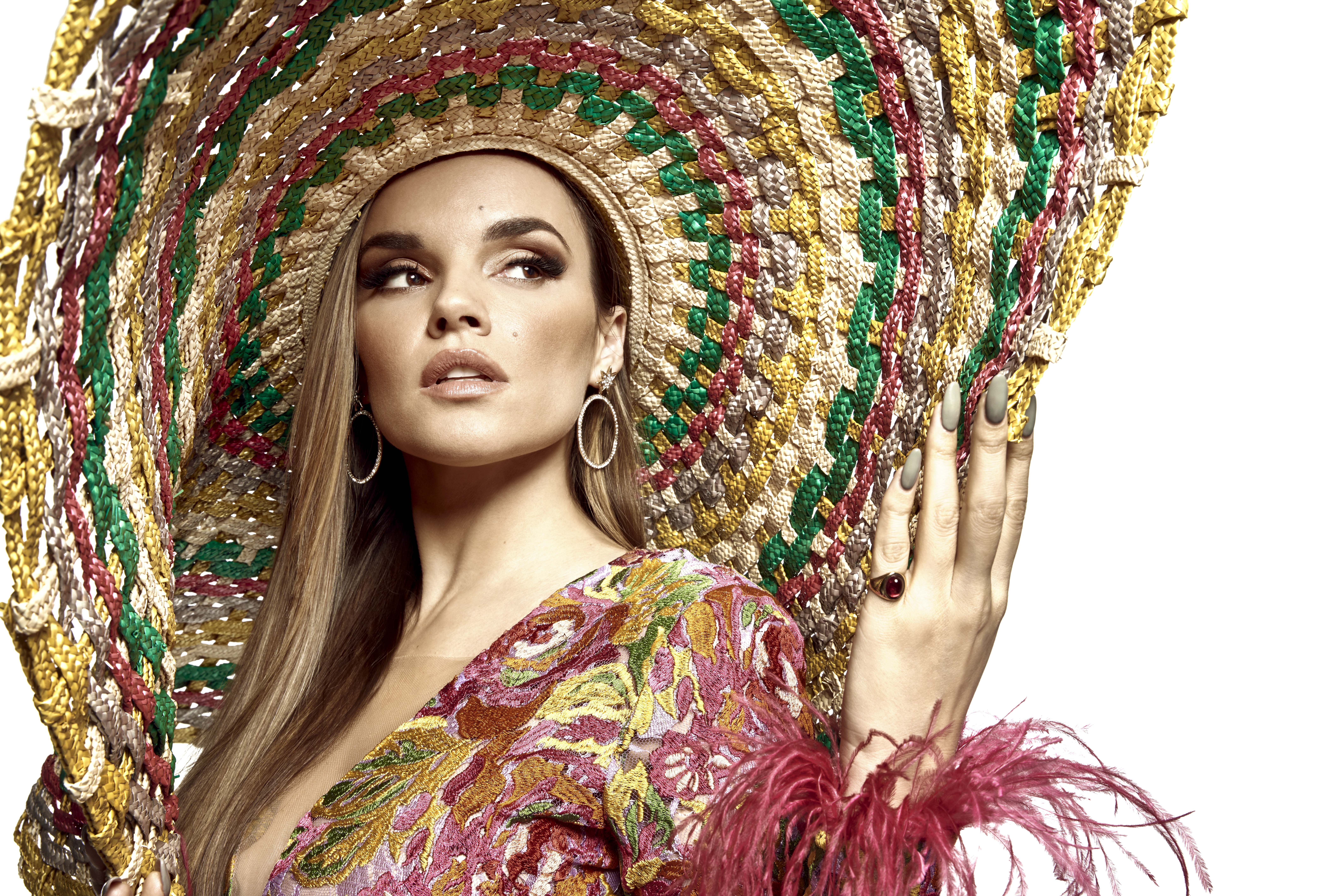 Melody, who released the "Esa Diva" revamp