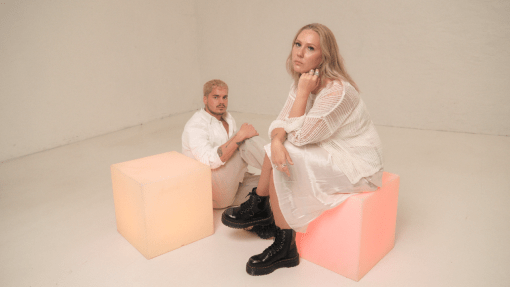 Clara Klingenström and Oscar Zia collaborate on “Kan nått fint få hända sen”.