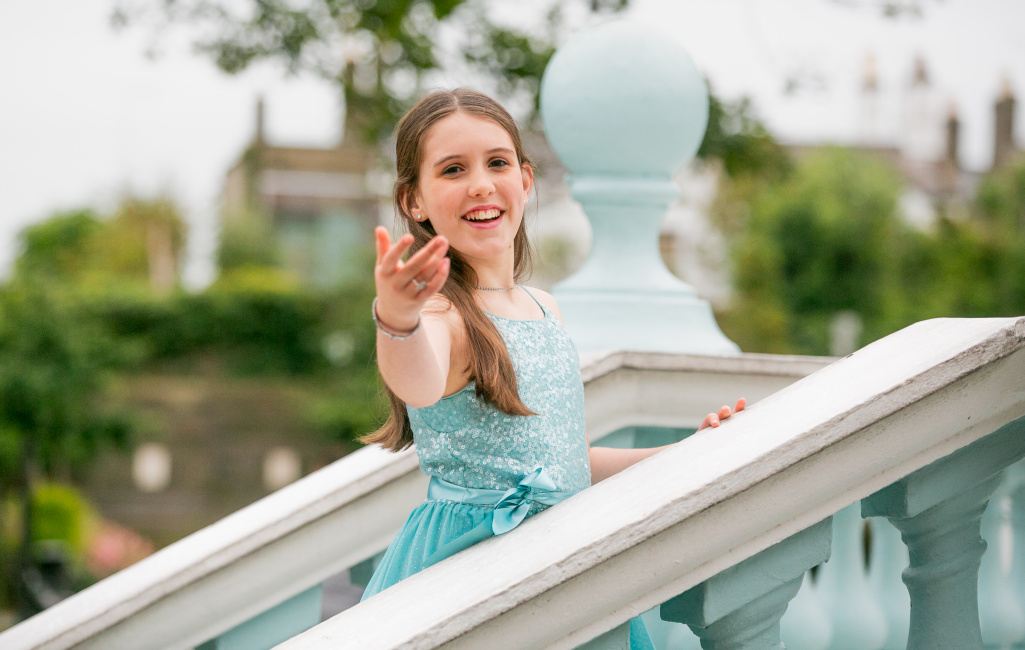 Jessica McKean in an official JESC promo photo from TV4.