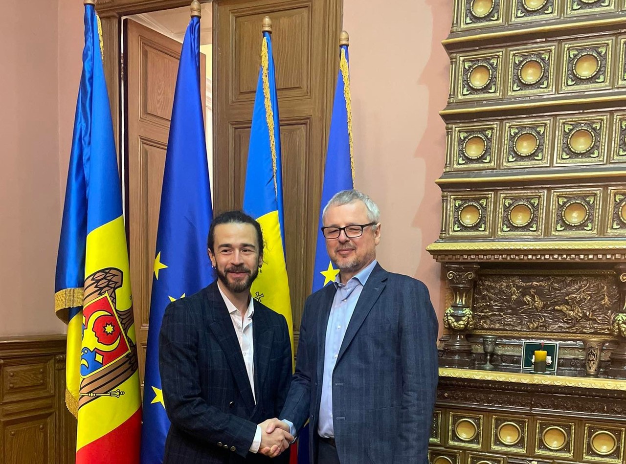 pasha parfeni meets sergiu prodan, moldovan minister for culture